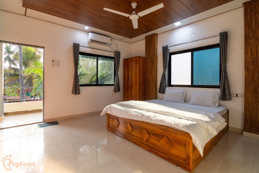 Family room spacious